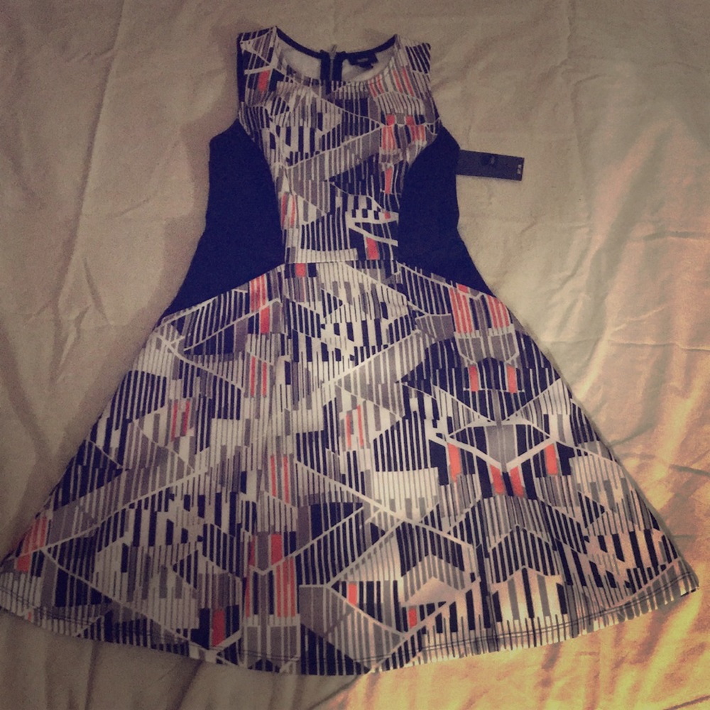 Fit & Flare dress with pockets!